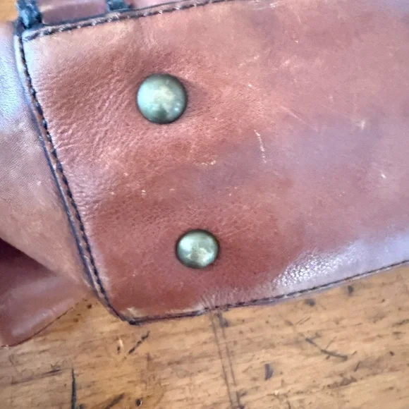 Fossil Vintage Reissue Brown and Tan Leather Shoulder Bag Distressed - Picture 13 of 16